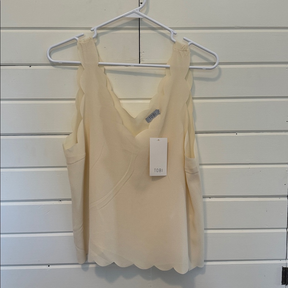 NWT - Tobi Ivory Scalloped Edge Tank